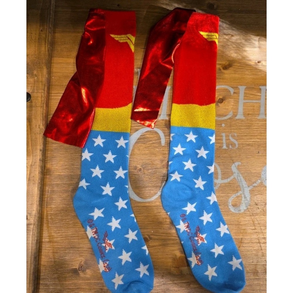 NEW Wonder Woman Socks Cosplay Size 9-11  DC Comics Knee High Cape Custome‎